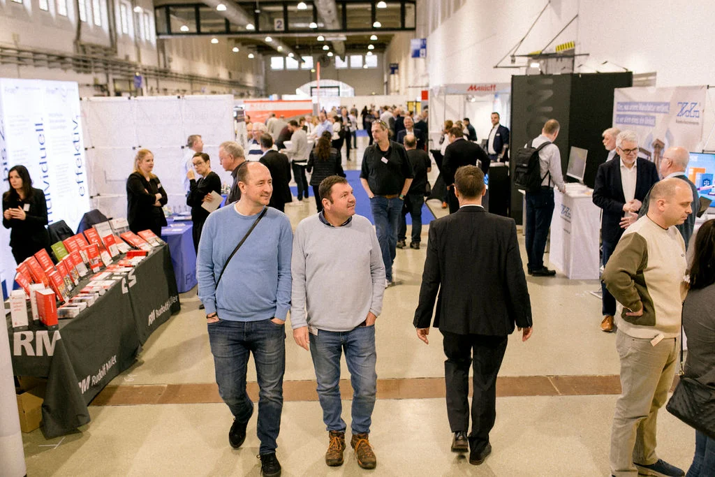 Interessierte Messebesucher